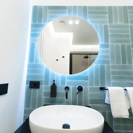 לינה וארוחת בוקר Bmc 3*