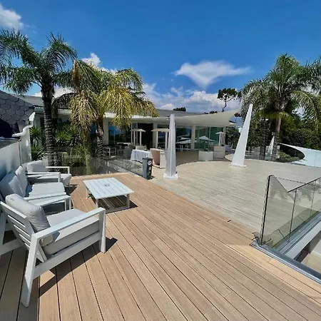 Bmc לינה וארוחת בוקר 3*